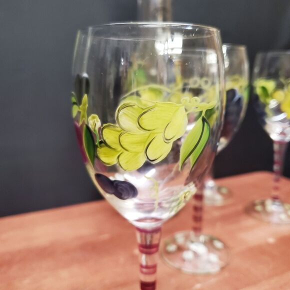 Vintage Home Essentials Hand Painted Grapes Glass Decanter and Wine Glass Set - Picture 9 of 12